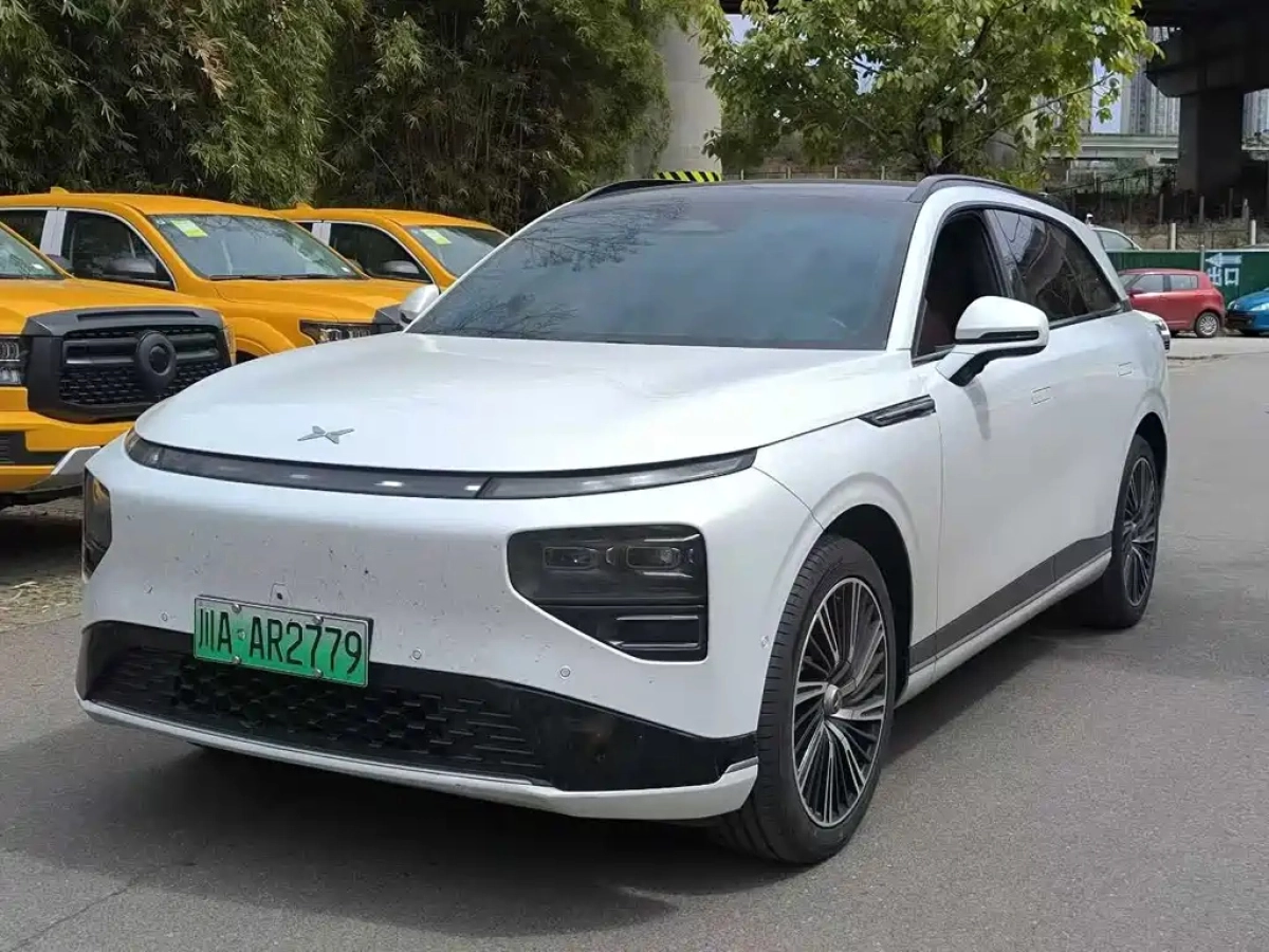 XPENG G9  2023