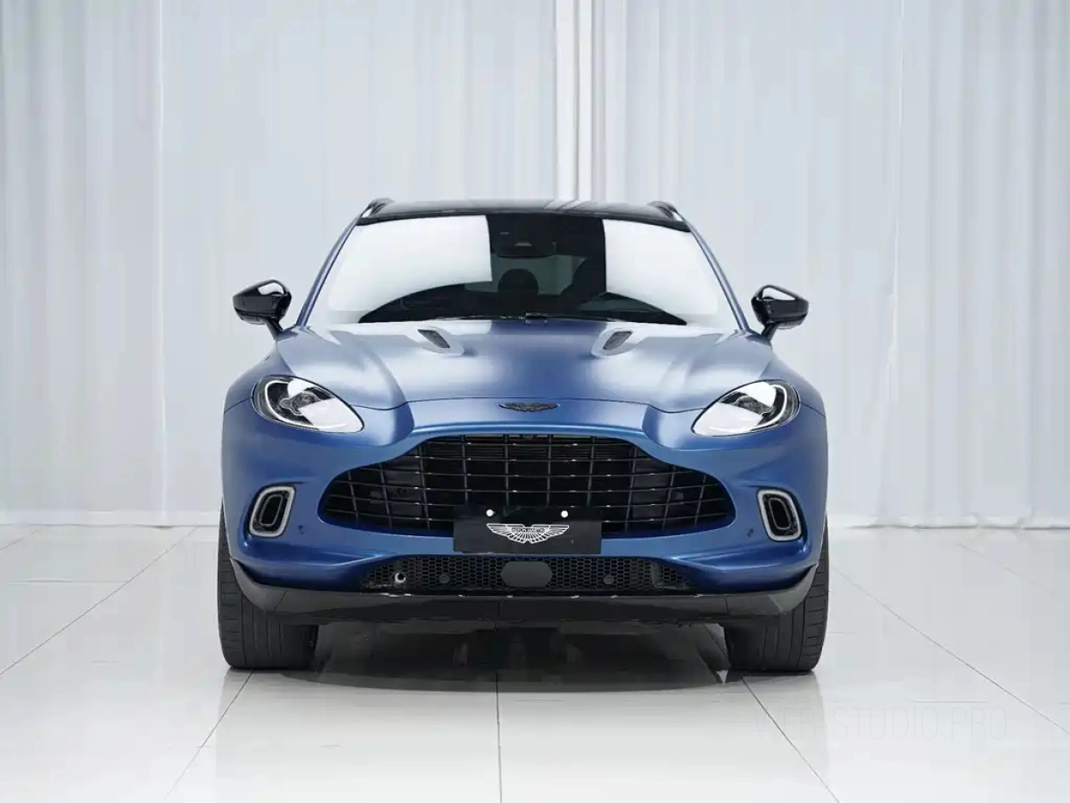 ASTON MARTIN DBX