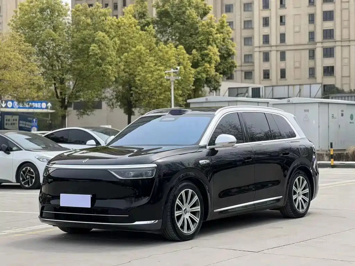 HUAWEI HIMA M8  2025