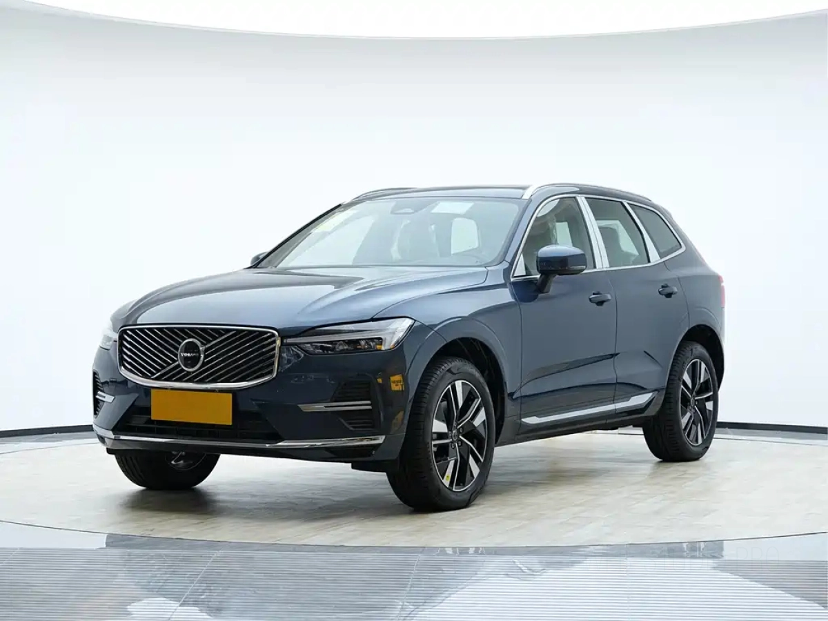 VOLVO XC60  2026