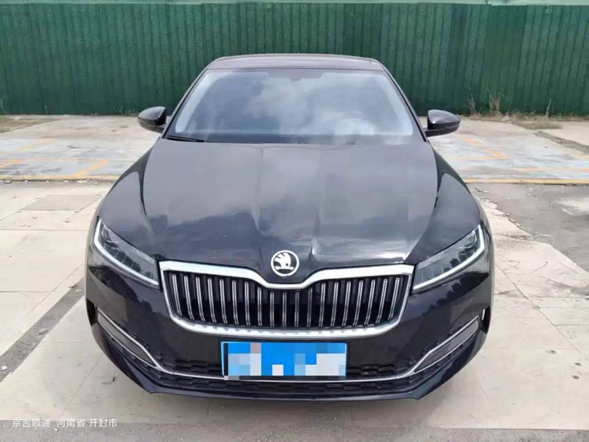SKODA SUPERB