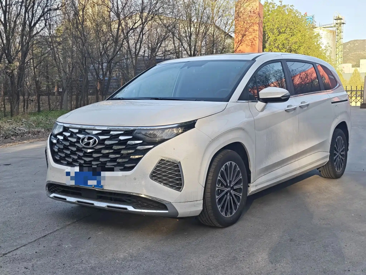HYUNDAI CUSTO  2024