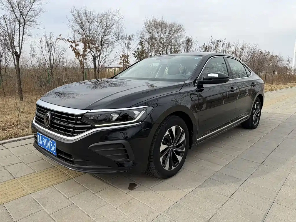 VOLKSWAGEN PASSAT  2022