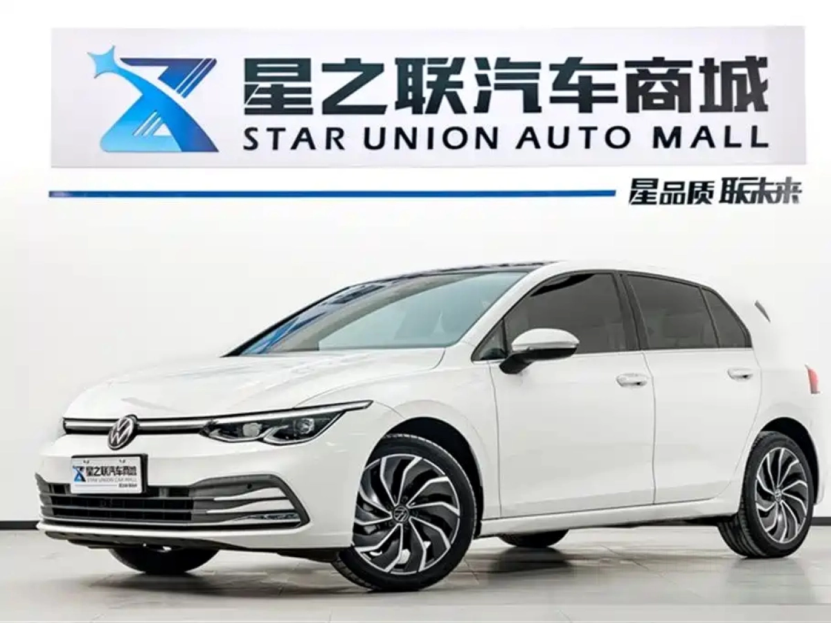 VOLKSWAGEN GOLF  2022