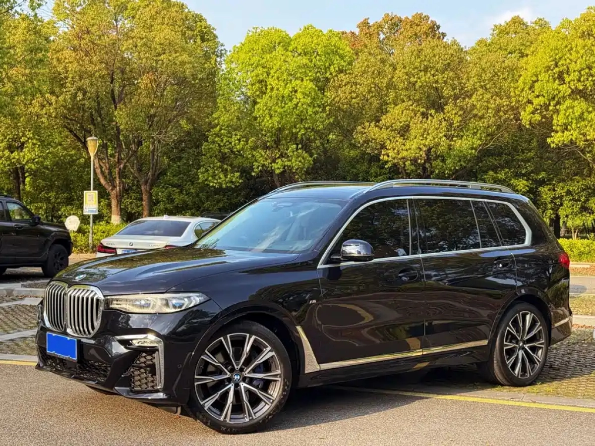 BMW X7  2021