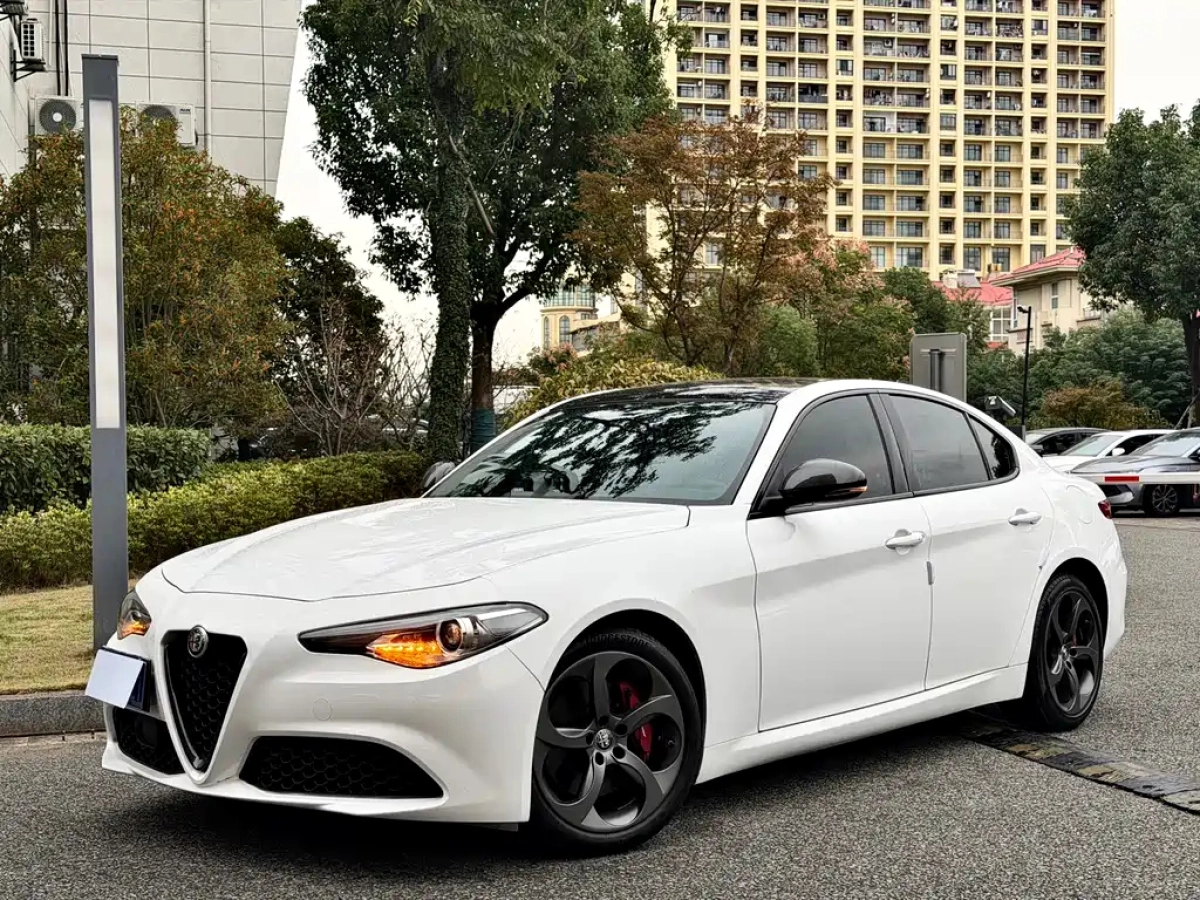 ALFAROMEO GIULIA  2020