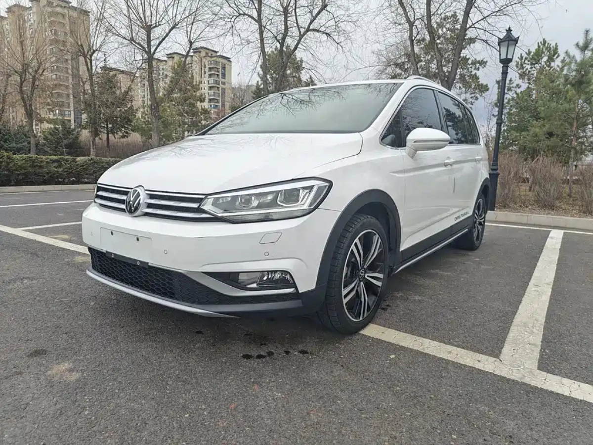 VOLKSWAGEN TOURAN  2021