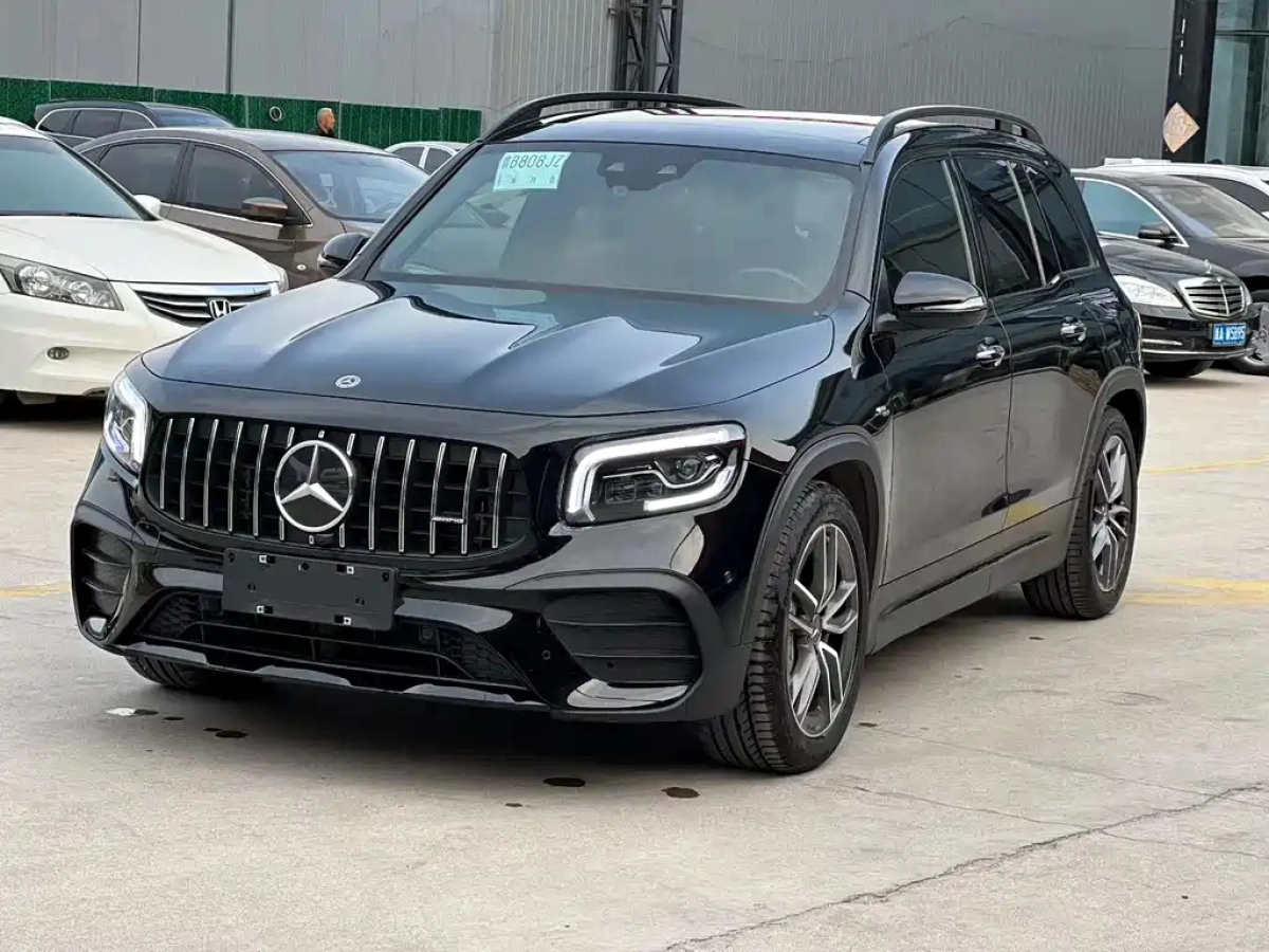 MERCEDES-BENZ GLB AMG  2024