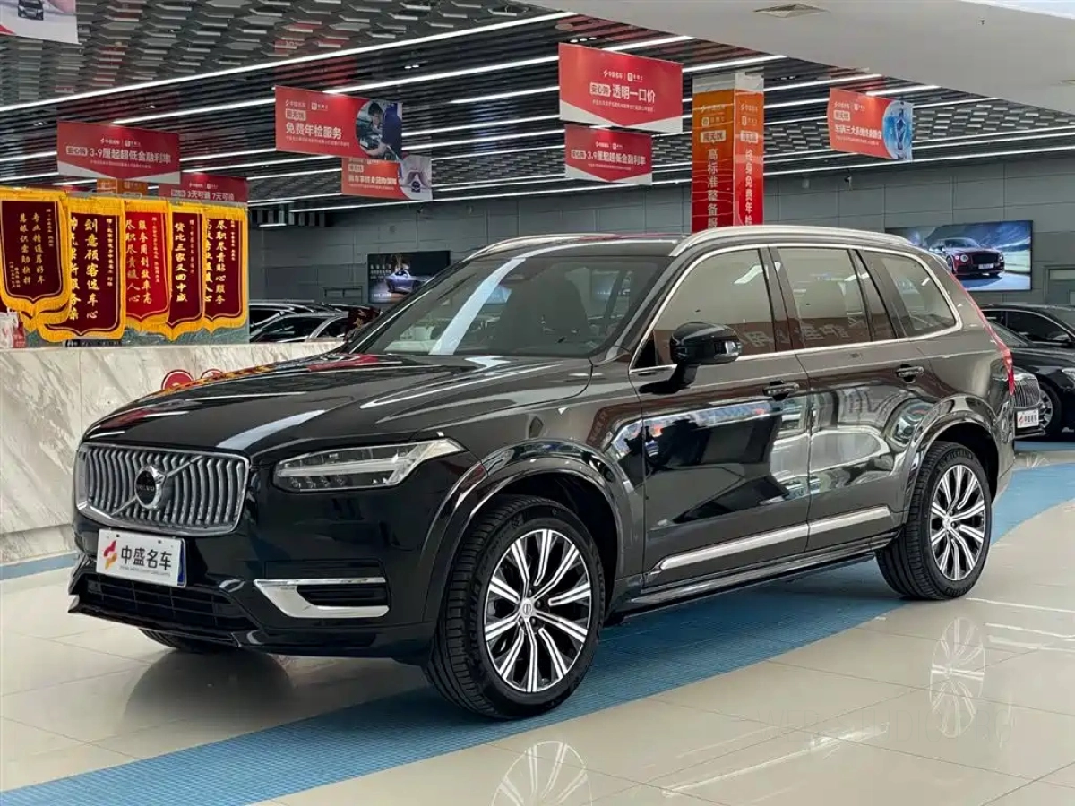 VOLVO XC90  2024