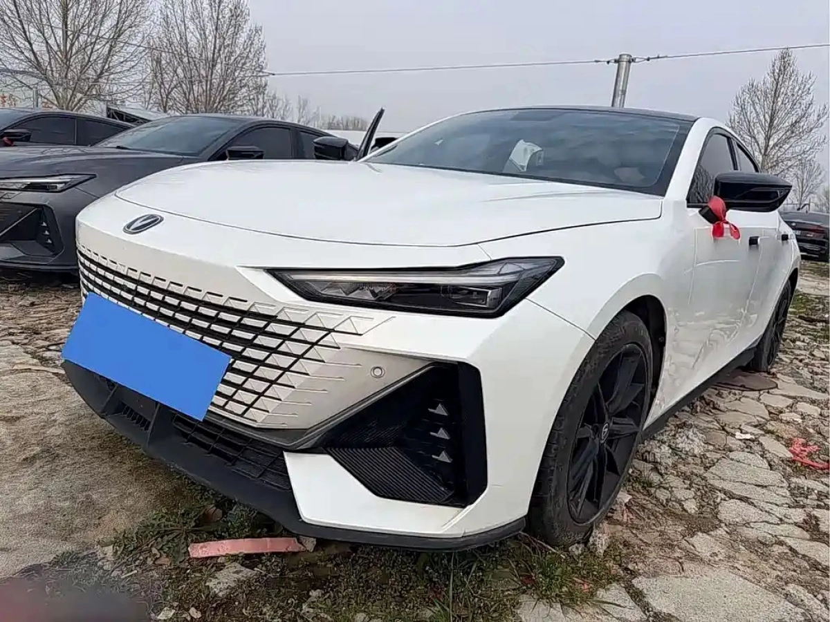 CHANGAN UNI-V  2022