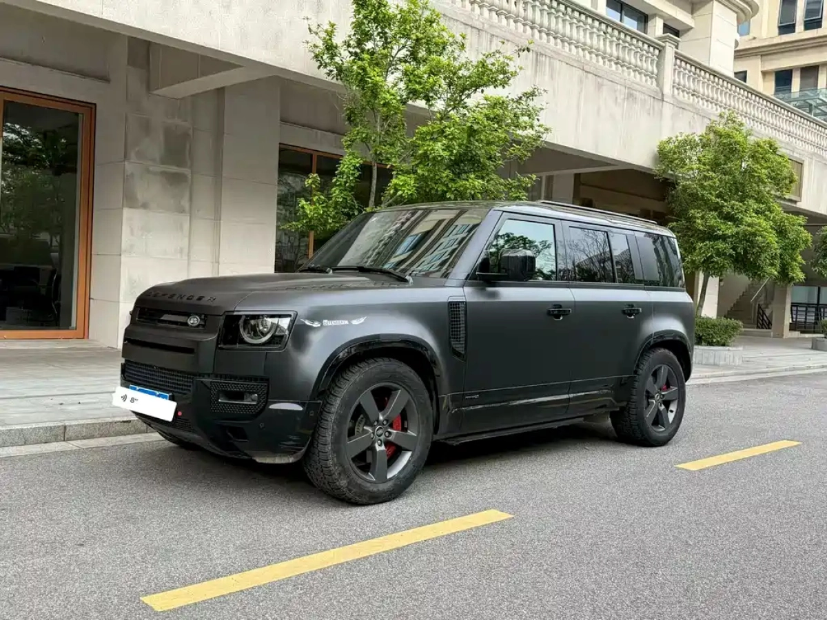 LAND ROVER DEFENDER  2025