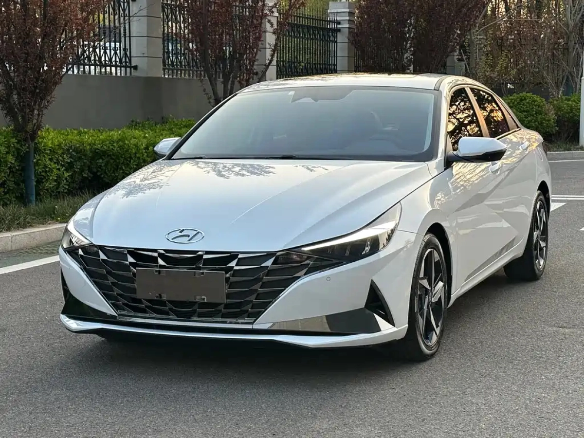 HYUNDAI ELANTRA  2023