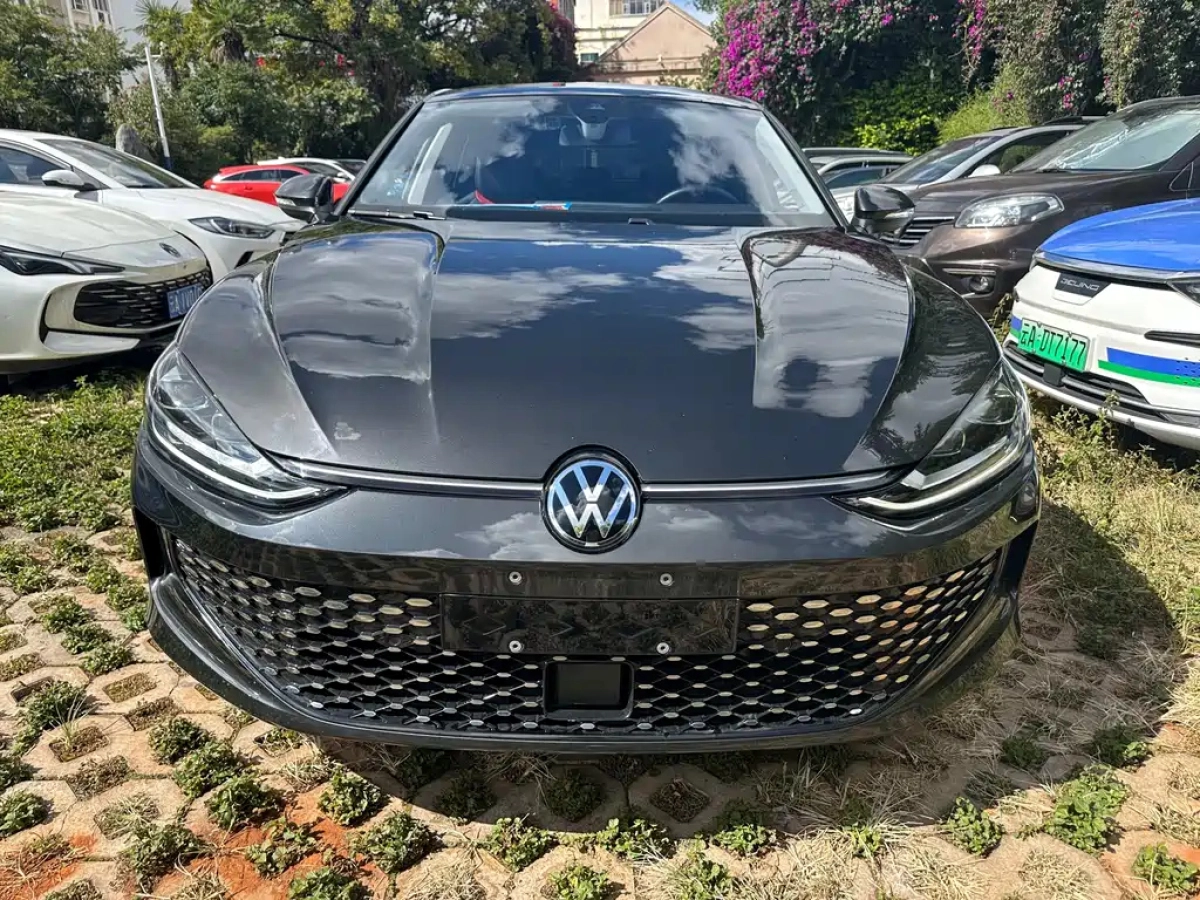 VOLKSWAGEN LAMANDO