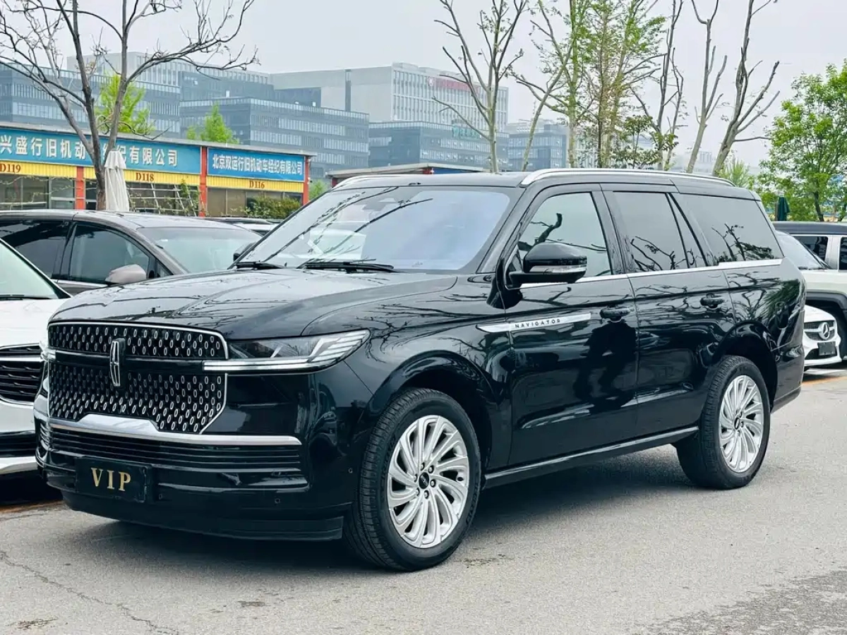 LINCOLN NAVIGATOR  2025