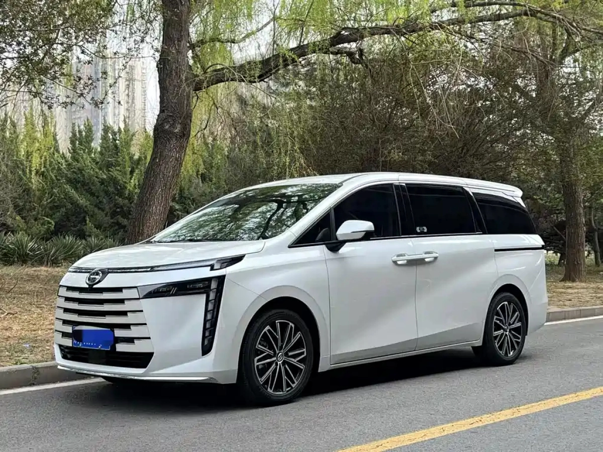 GAC TRUMPCHI TRUMPCHI E8  2025