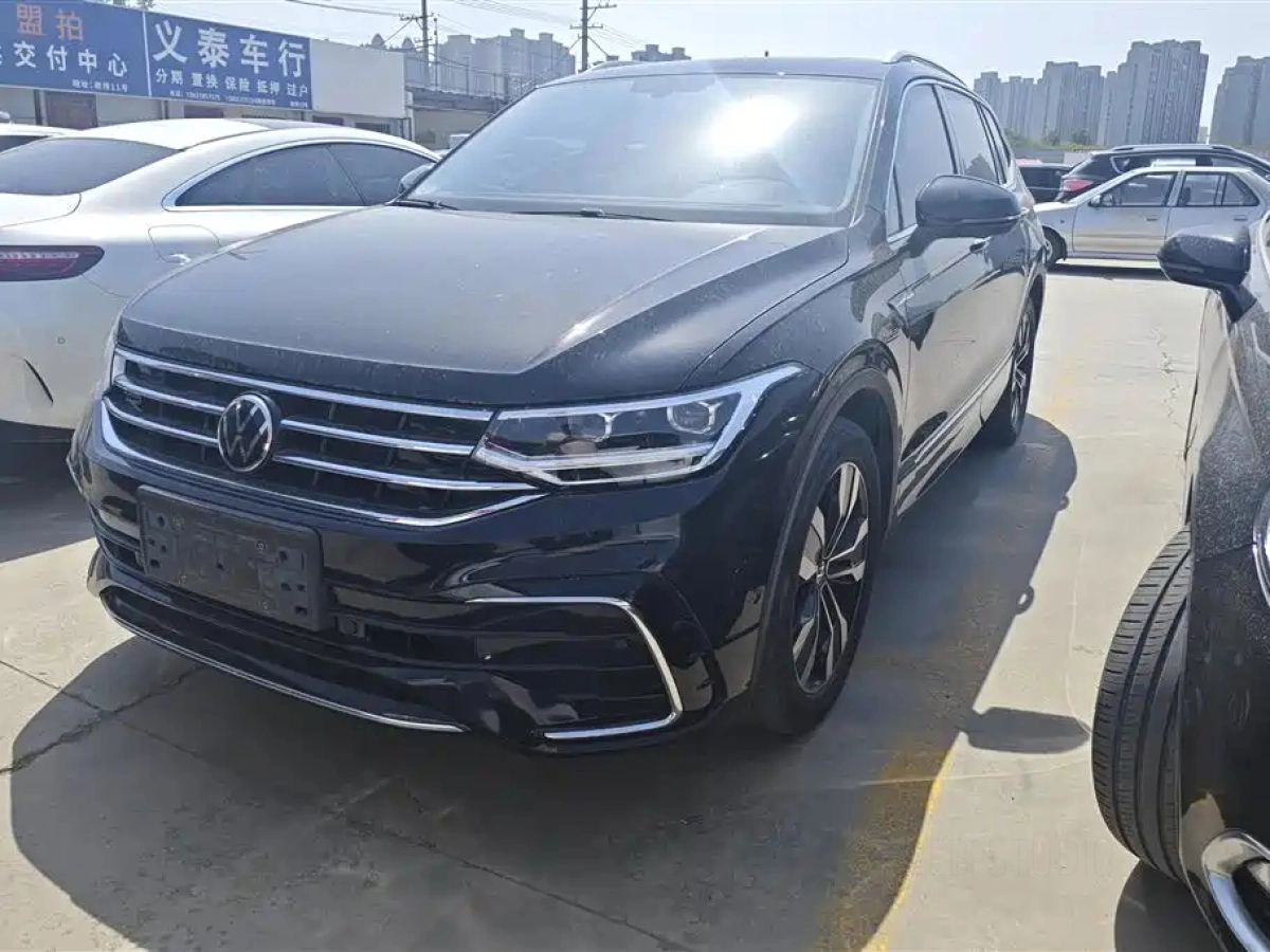 VOLKSWAGEN TIGUAN L  2024