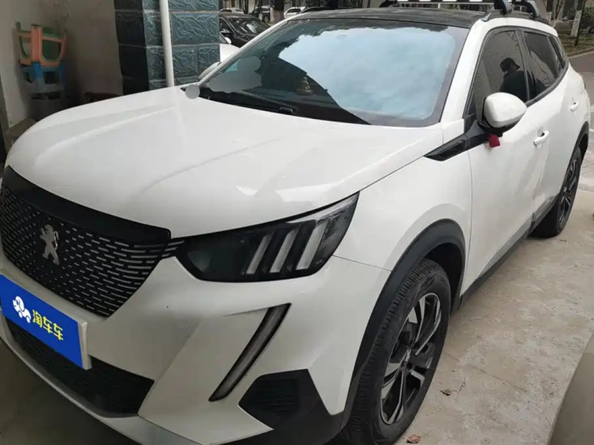 PEUGEOT 2008  2024