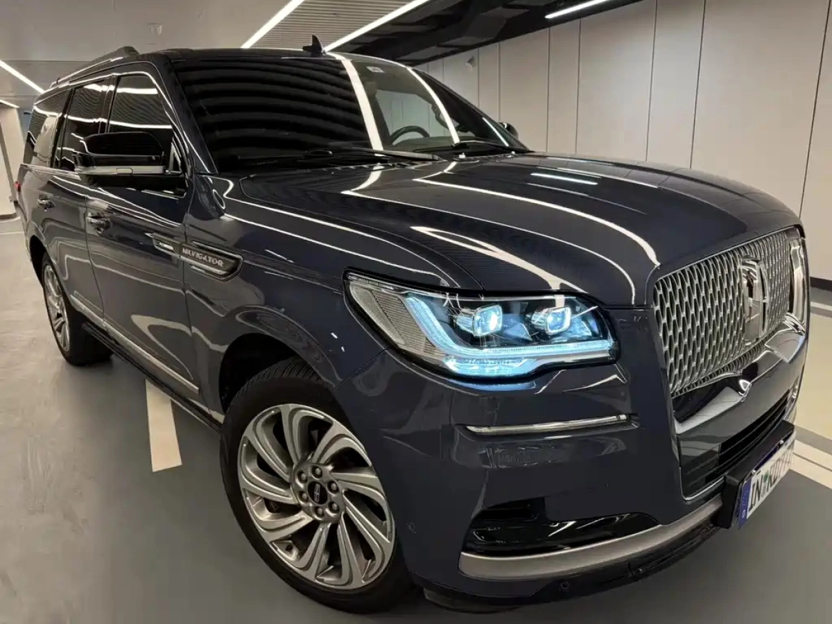 LINCOLN NAVIGATOR  2023