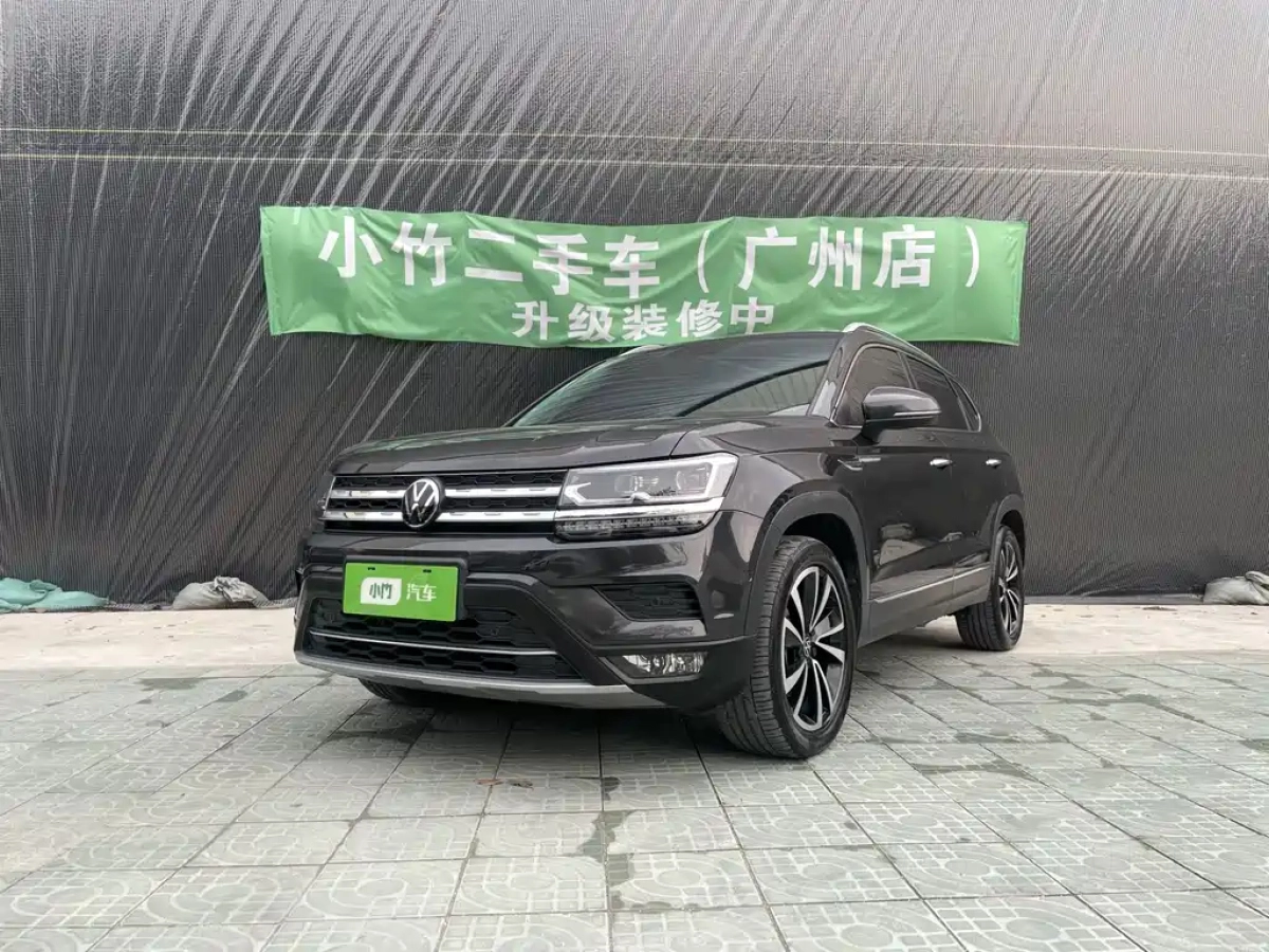 VOLKSWAGEN THARU  2022