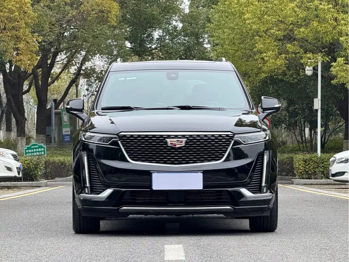 CADILLAC XT6