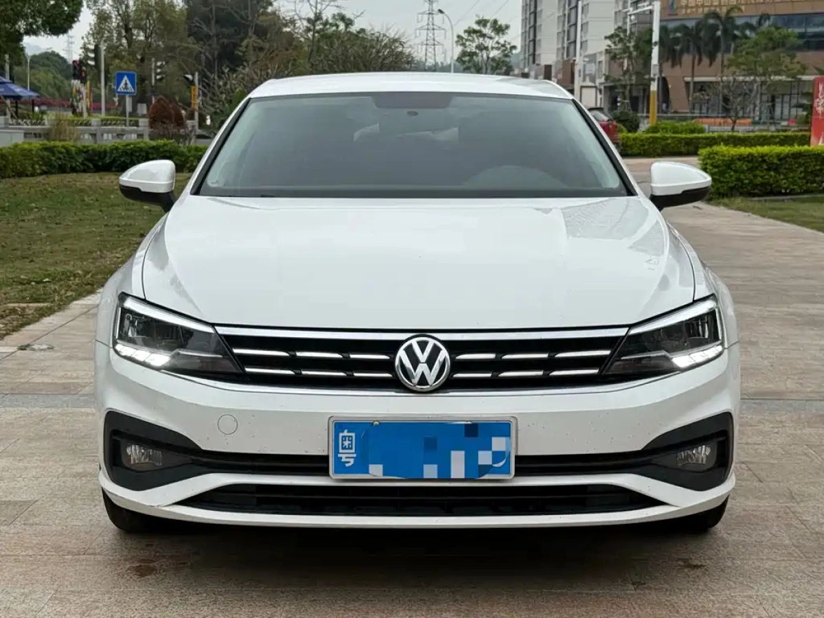 VOLKSWAGEN LAMANDO