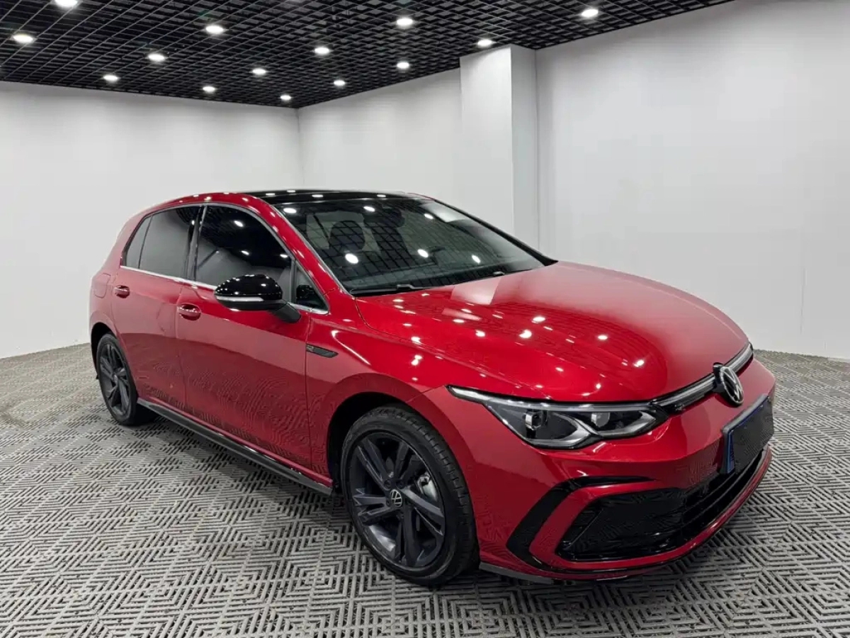 VOLKSWAGEN GOLF  2022