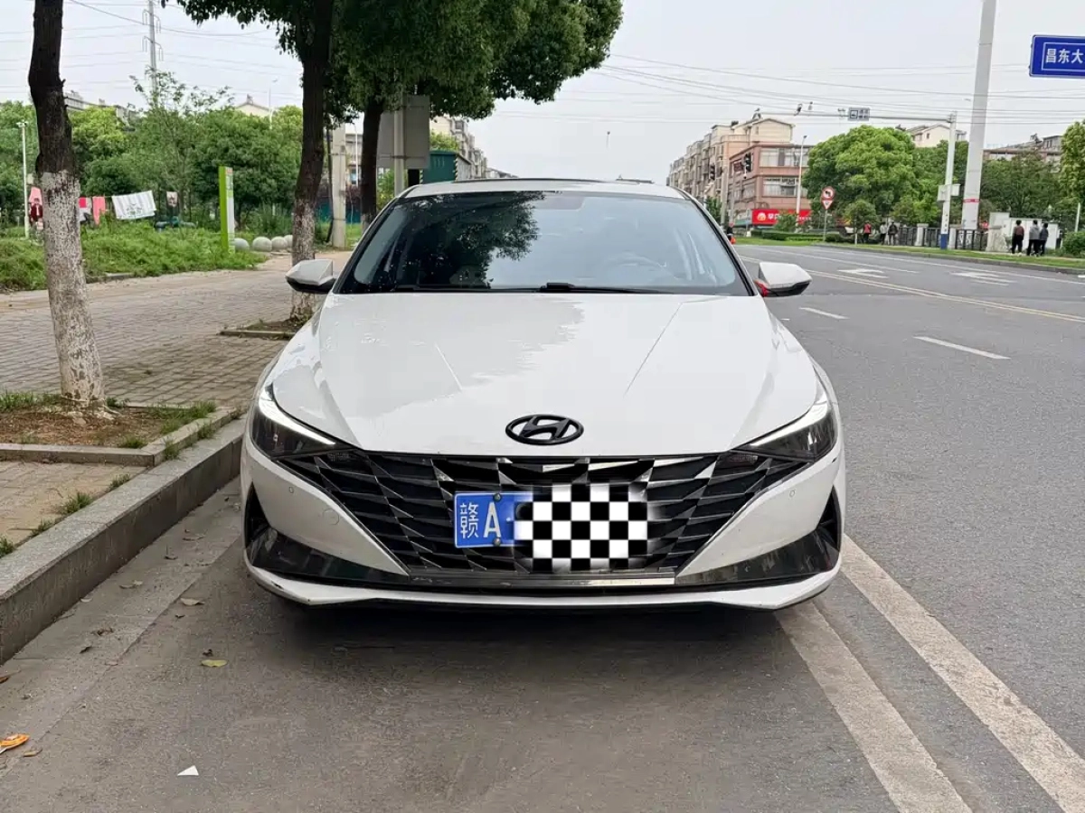 HYUNDAI ELANTRA