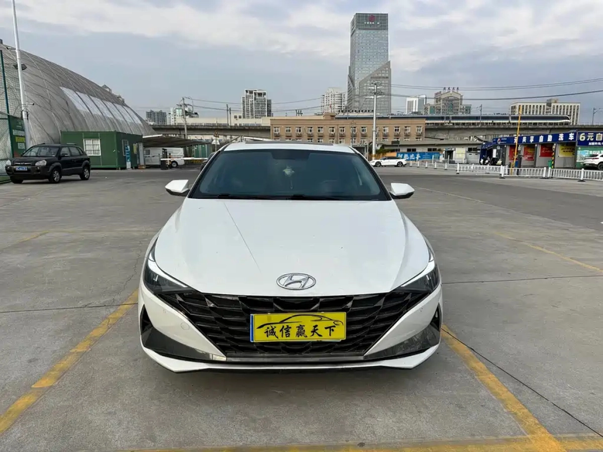 HYUNDAI ELANTRA