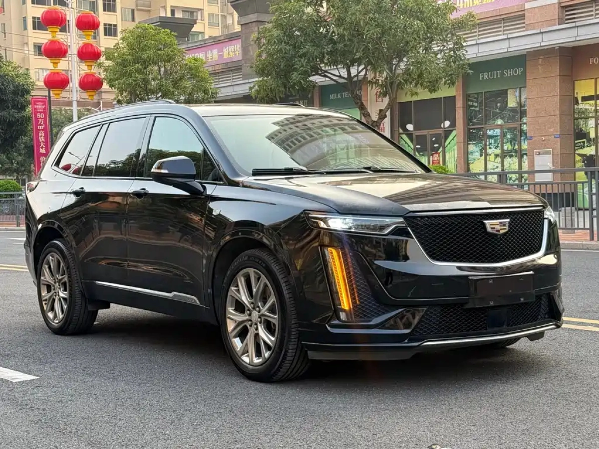 CADILLAC XT6