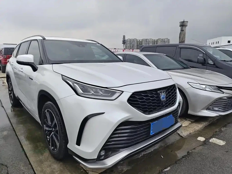 TOYOTA CROWN LUFANG