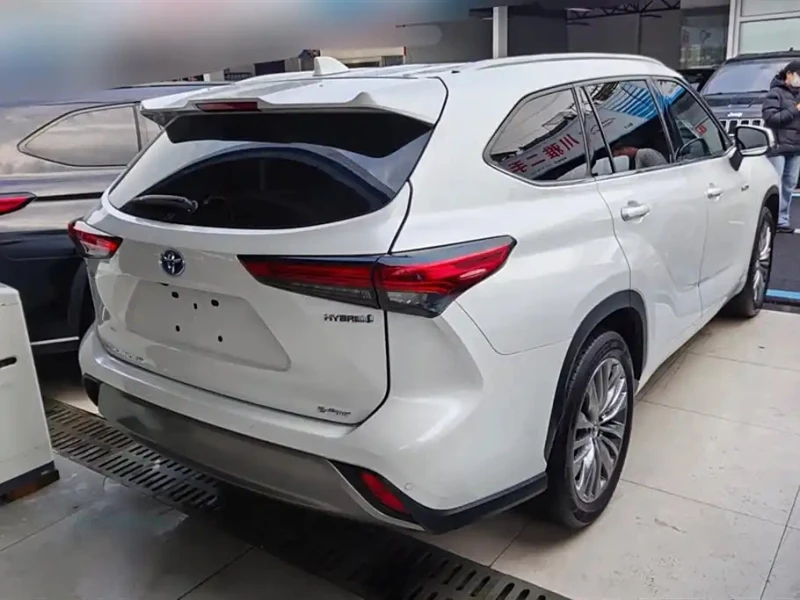 TOYOTA CROWN LUFANG