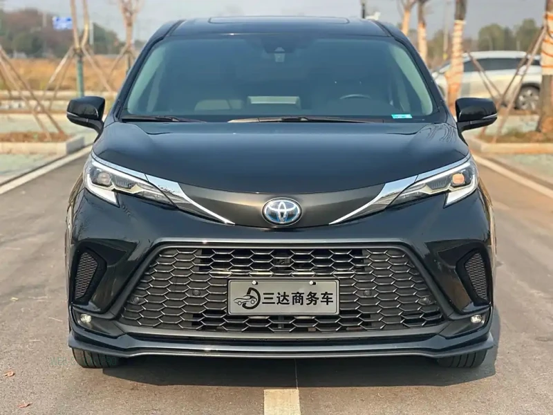 TOYOTA GRANVIA