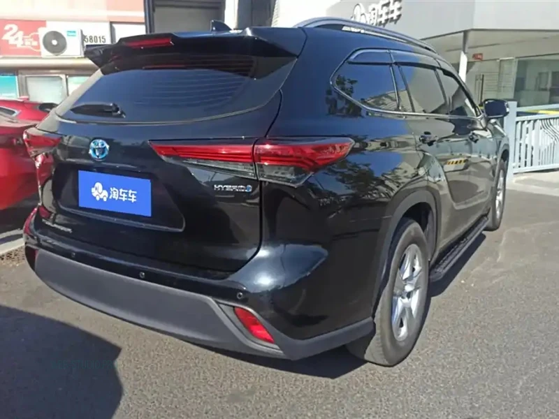 TOYOTA HIGHLANDER
