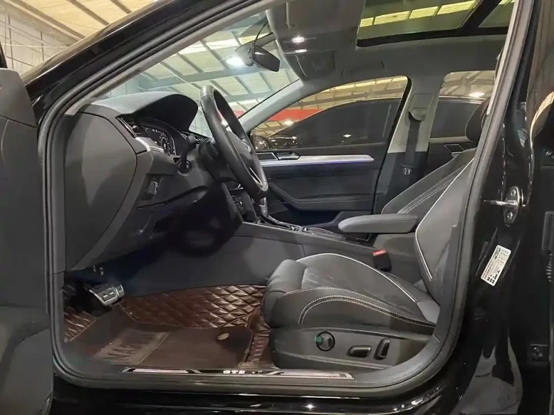VOLKSWAGEN MAGOTAN GTE PLUG IN HYBRID