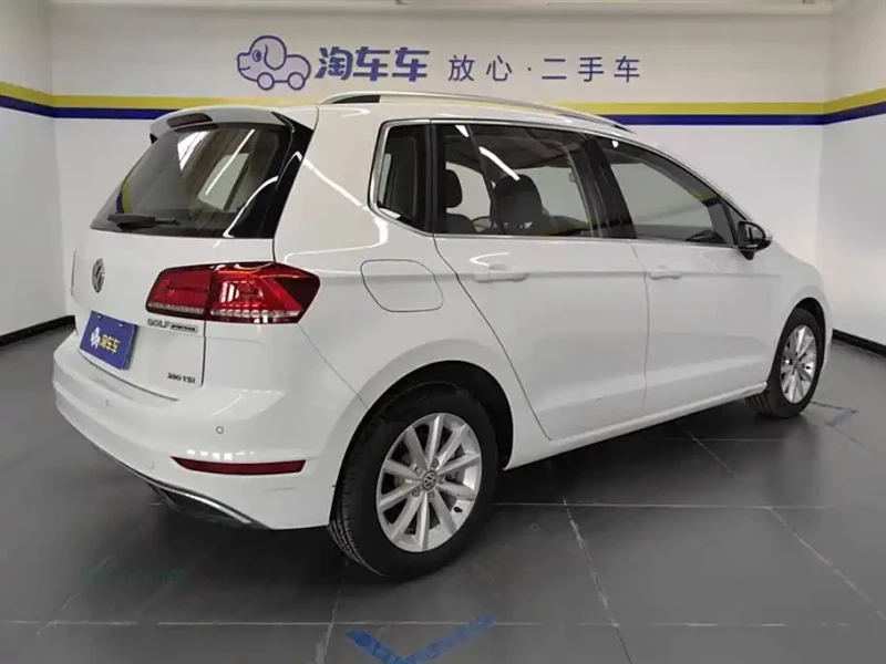 VOLKSWAGEN GOLF . SPORTSVAN