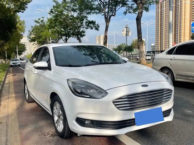 FORD ESCORT  2019