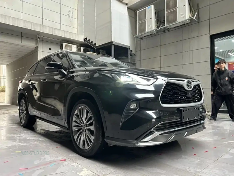TOYOTA HIGHLANDER