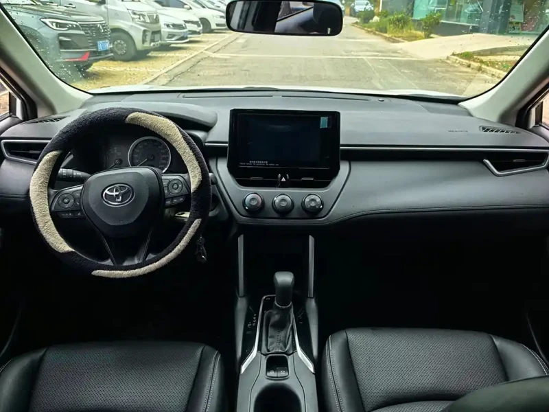 TOYOTA COROLLA CROSS