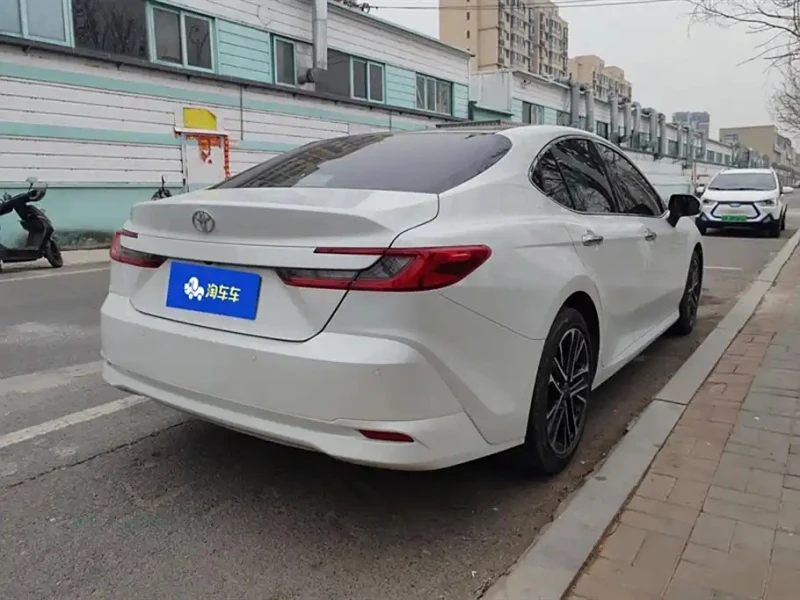 TOYOTA CAMRY