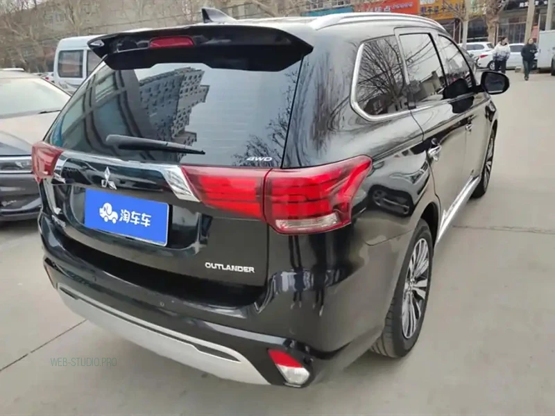 MITSUBISHI OUTLANDER