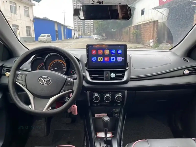 TOYOTA YARIS L DAZZLING