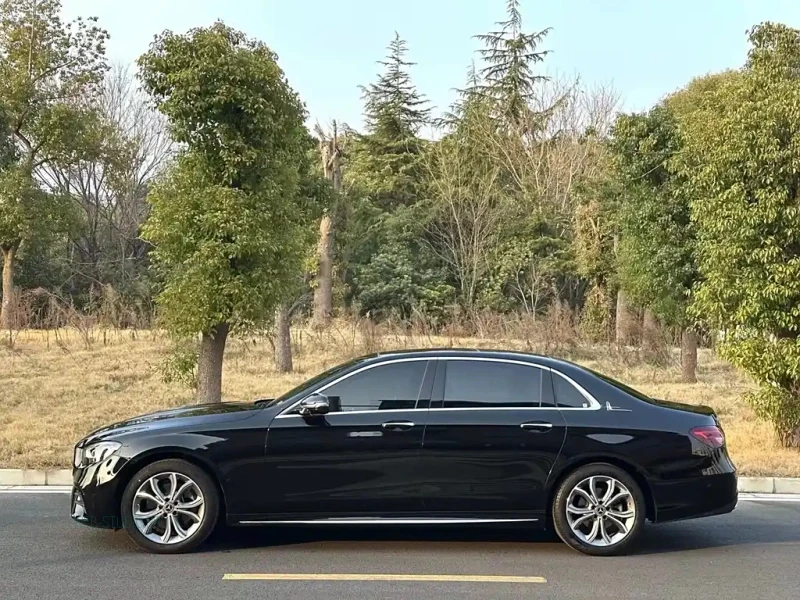 MERCEDES BENZ E-CLASS
