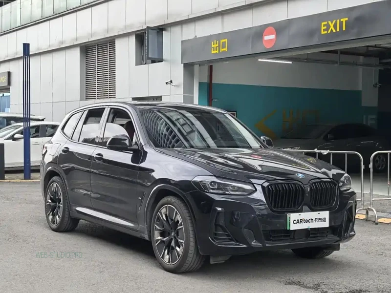 BMW IX3