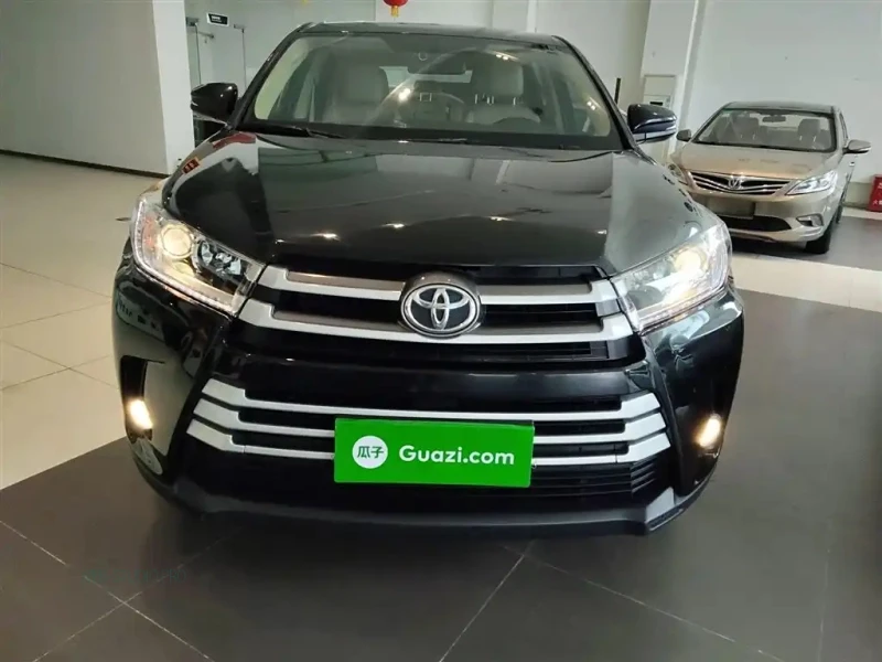 TOYOTA HIGHLANDER