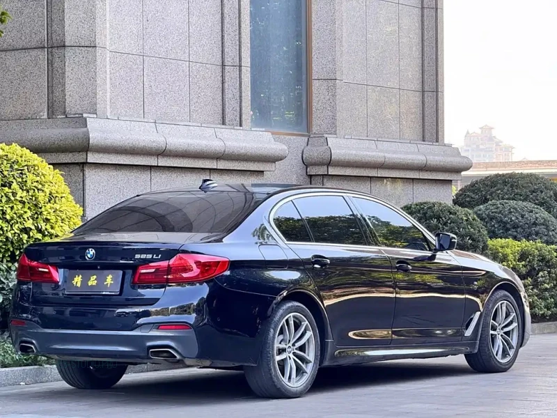 BMW 5-SERIES