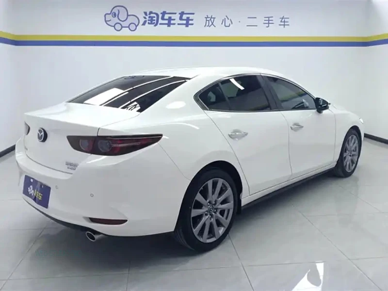 MAZDA 3 AXELA