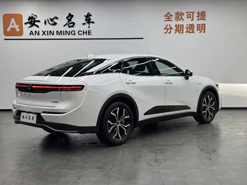 TOYOTA CROWN SPORTCROSS