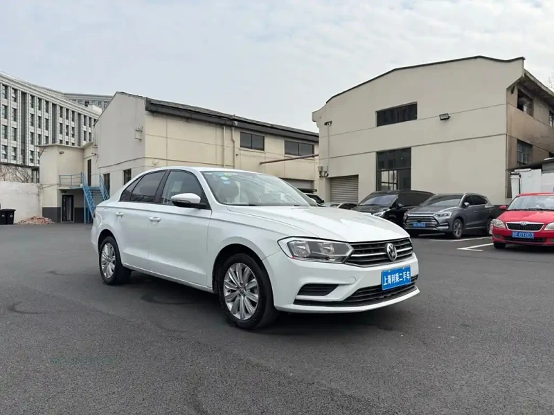 VOLKSWAGEN BORA