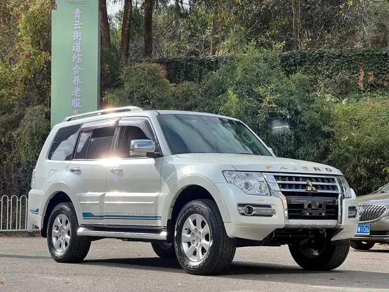 MITSUBISHI PAJERO IMPORT