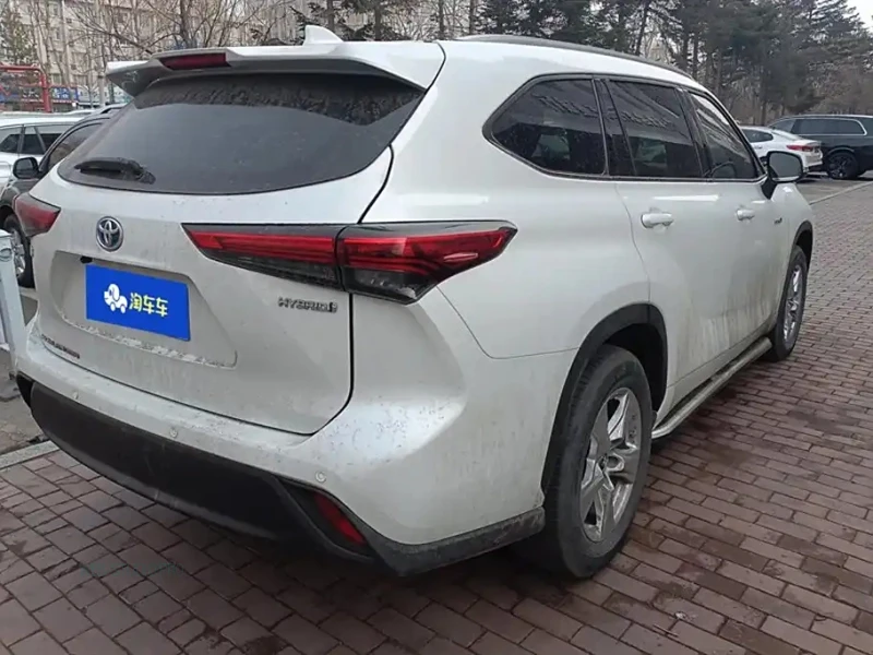 TOYOTA HIGHLANDER